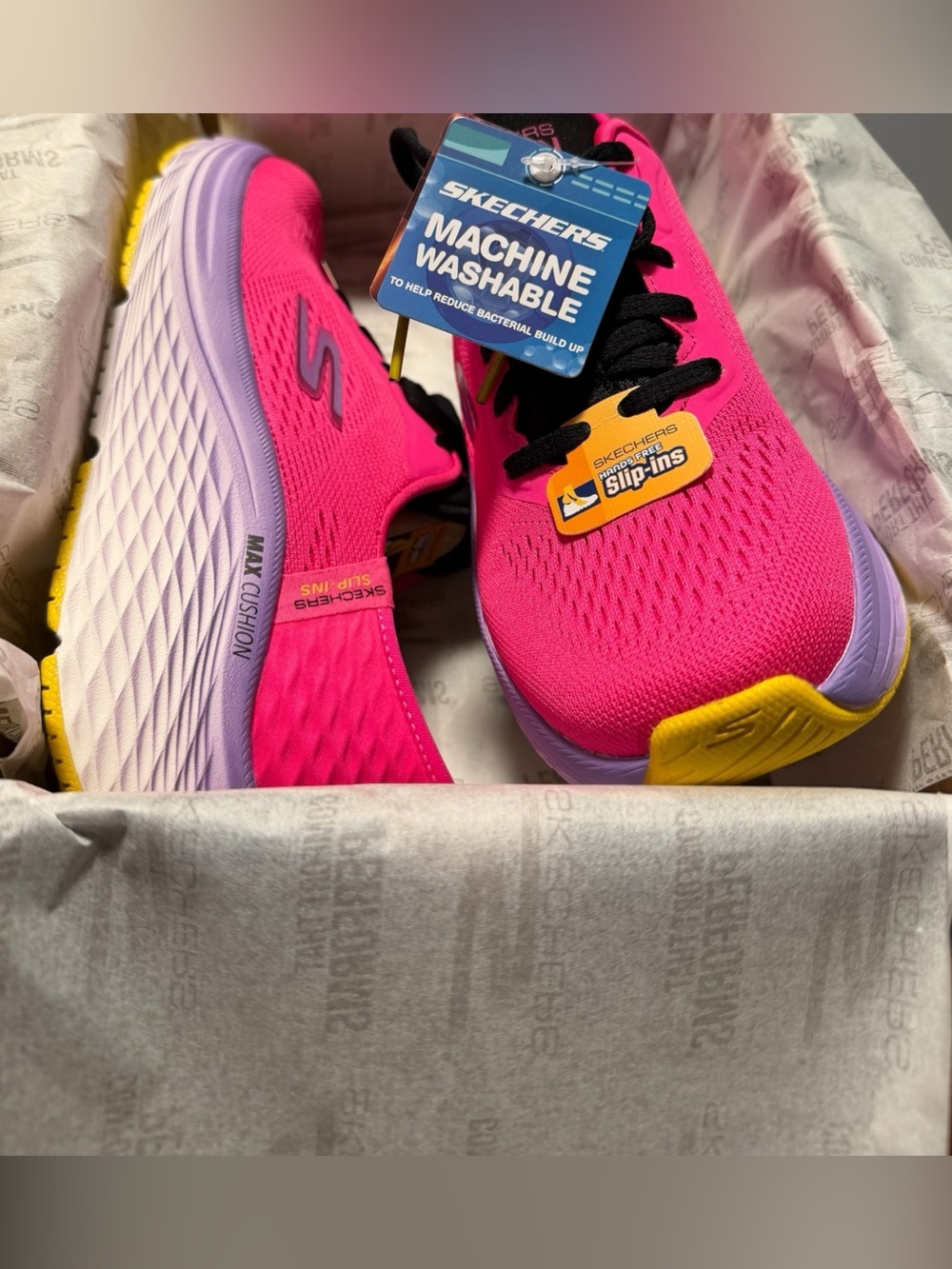 SKECHERS WOMEN’S HANDS FREE SLIP-INS MAX CUSHIONING SNEAKERS-NWT!